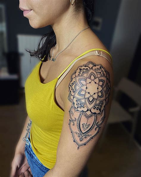 back shoulder tattoo for women|feminine mandala shoulder tattoos.